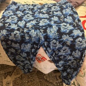 Stylish Navy and Light Blue Patterned Cropped Pants